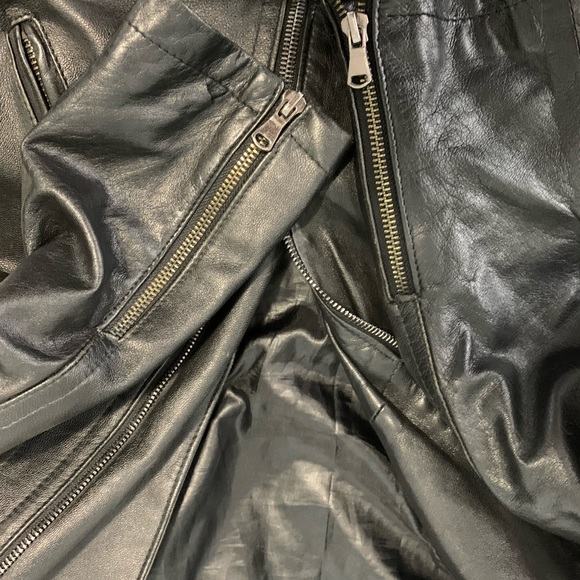 Black leather jacket - Picture 5 of 5
